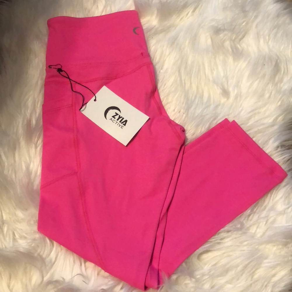 Zyia Hot pink pocket light n tight capris